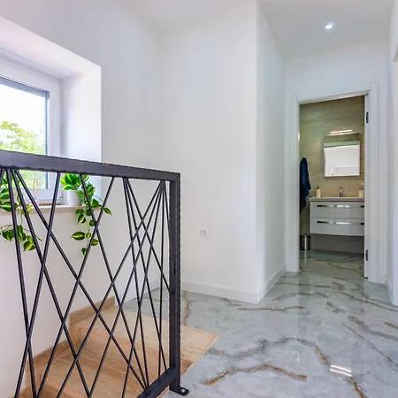 Villa Old Stone